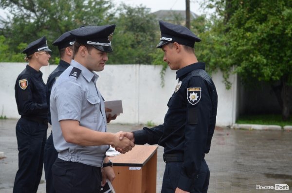У Луцьку поліцейські отримали нові погони і звання. ФОТО