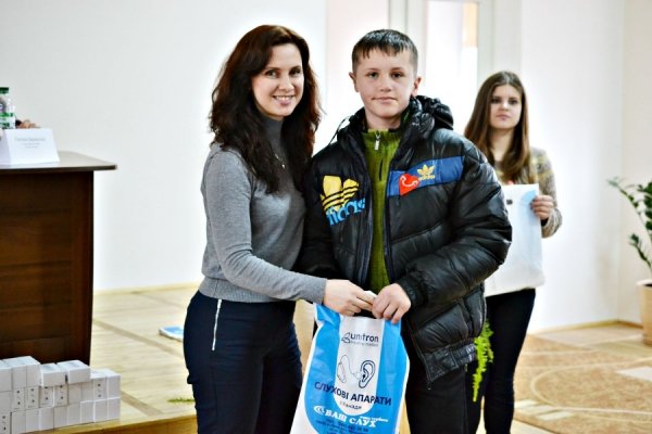 Організатори масштабної благодійної акції на Волині допомогли дітям з вадами слуху. ФОТО