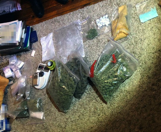 Поліцейські в Києві затримали чоловіка з наркотиками на 1,5 мільйона гривень. ФОТО