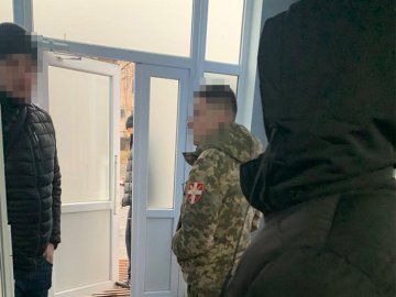 На Волині чиновник військкомату «погорів» на системних вимаганнях хабарів