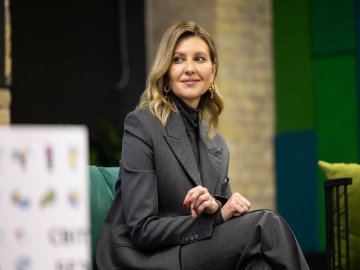 Дружина президента рекомендує переглянути виставу лучан