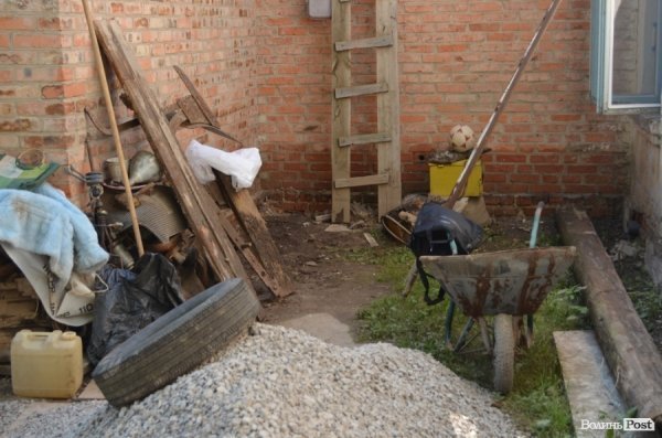 Наслідки зливи у Луцьку: у підвалах досі стоїть вода. ФОТО
