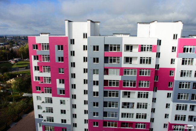 У Луцьку продовжує «рости» яскравий ЖК «Caramel Residence». ФОТО*