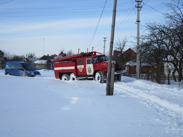 На Волині рятувальники витягли з заметів 31 «швидку». ФОТО
