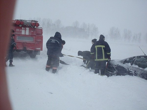 На Волині рятувальники витягли з заметів 31 «швидку». ФОТО