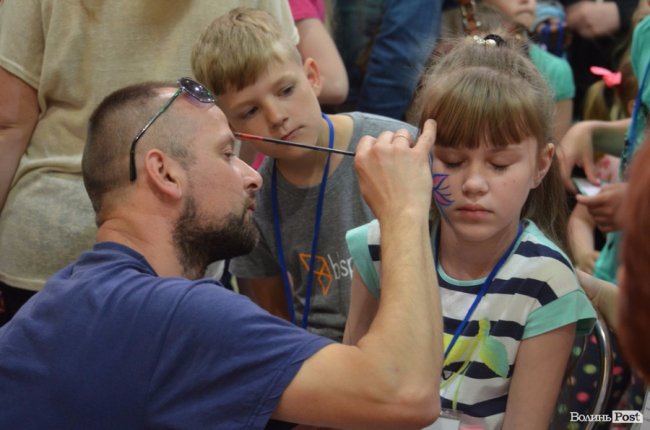 Діти наших Героїв: у «ПортСity» розважали дітей волинських атовців