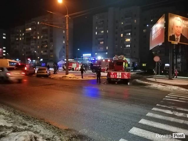 У Луцьку на Соборності «горіла» піцерія. ФОТО