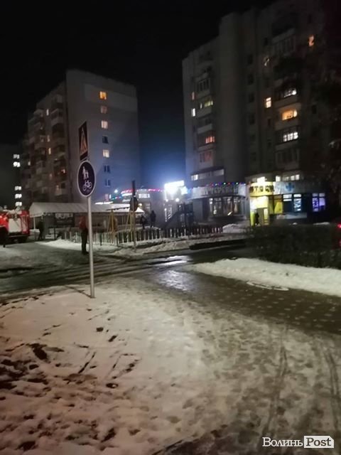 У Луцьку на Соборності «горіла» піцерія. ФОТО