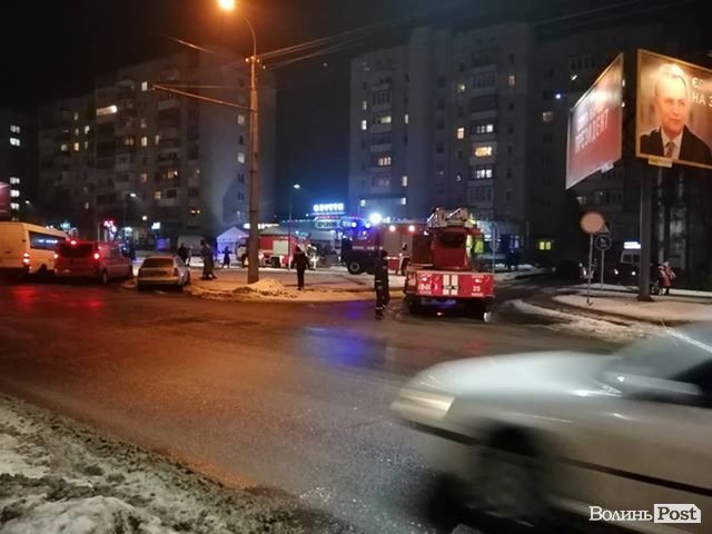 У Луцьку на Соборності «горіла» піцерія. ФОТО