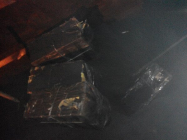 Через волинський кордон намагалися перевезти цигарки у вагоні з рудою. ФОТО 