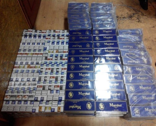 Через волинський кордон намагалися перевезти цигарки у вагоні з рудою. ФОТО 