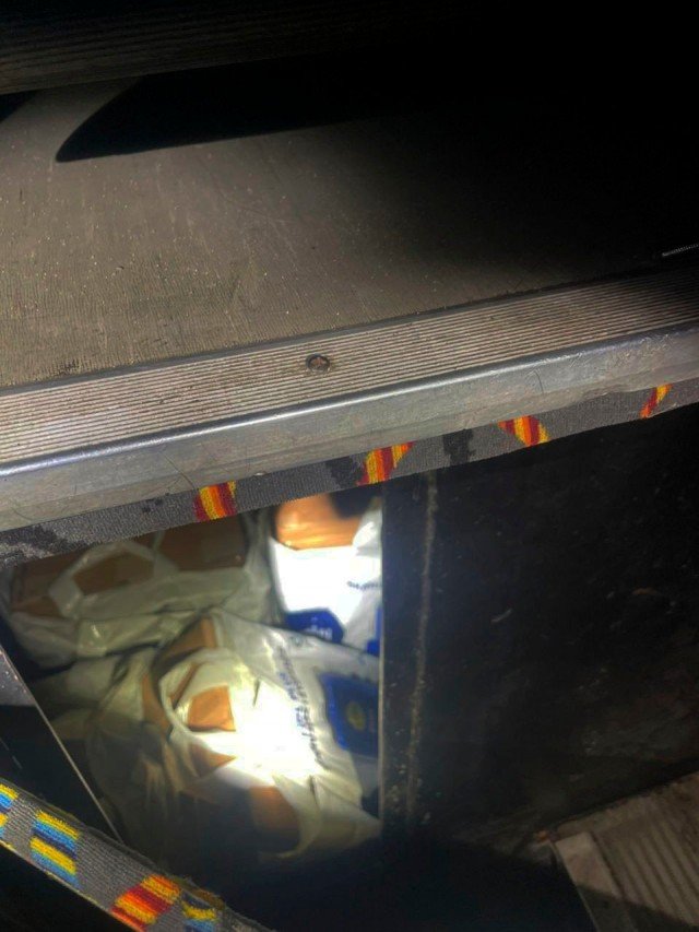 Волинянин намагався ввезти з-за кордону 20 літрів елітного алкоголю