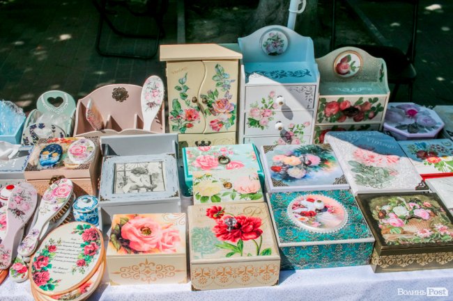 Народні розваги і море людей: в центрі Луцька «гуляє» етнофестиваль. ФОТО 