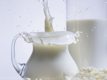 Волинських молочників закликають не знижувати закупівельні ціни на молоко