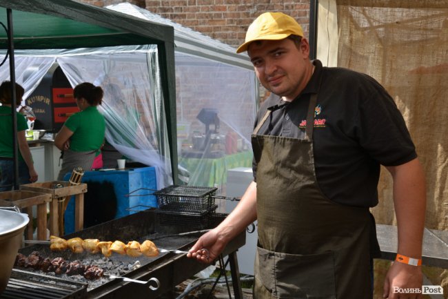 Делікатеси та піаніст: чим пригощає та дивує шостий «Lutsk Food Fest»