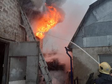 У Луцьку горів гараж. ФОТО