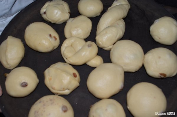 У Луцьку випікали хліб під музику. ФОТО