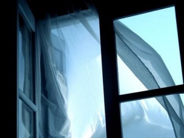 У Луцьку з багатоповерхівки випав 21-річний хлопець і загинув 