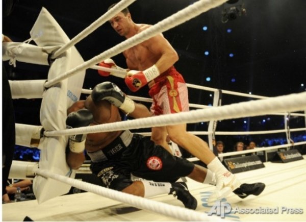 Як Кличко побив американця. ФОТО. ВІДЕО