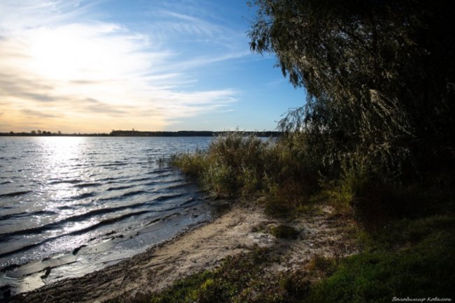 Фотограф з Рожища поділився атмосферними світлинами осіннього пейзажу