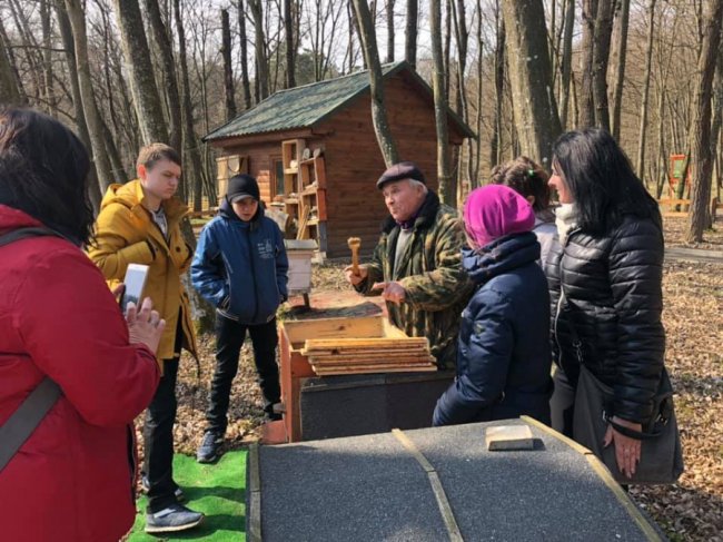 «Побратими України» організували поїздку до ботанічного заказника для діток з притулку