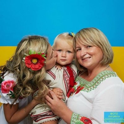 Флеш-моб у Луцьку: мешканці масово роблять «фото патріота». ФОТО