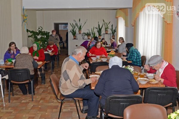 Як у Луцьку допомагають піднятися з «соціального дна»