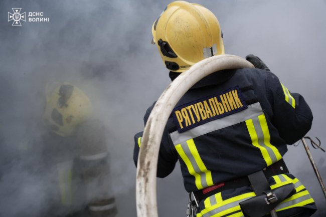 На Волині горіла господарська споруда. ВІДЕО