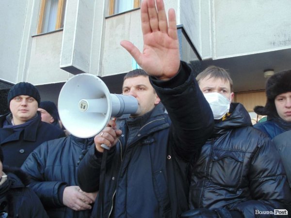 Гузь заспокоює натовп