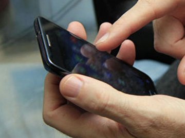 В Україні пропонують включити у прожитковий мінімум вартість мобільного зв'язку та інтернету