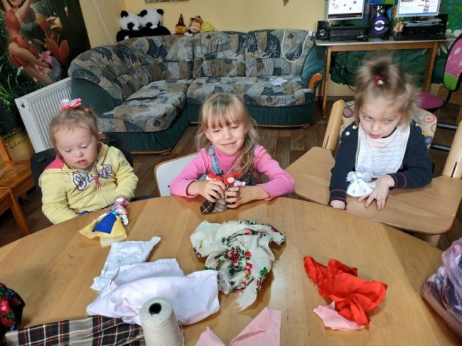 У Ковелі особливі дітки вчилися робити ляльки-мотанки