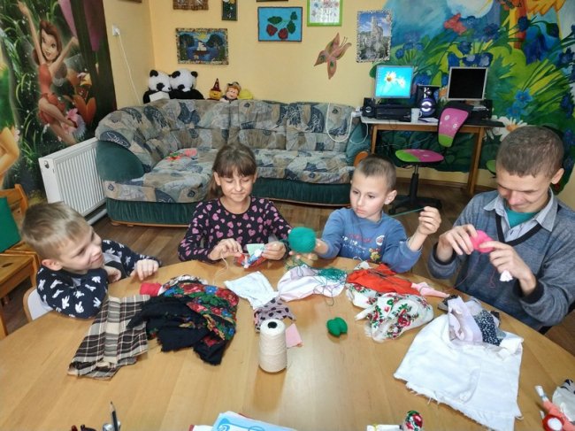 У Ковелі особливі дітки вчилися робити ляльки-мотанки