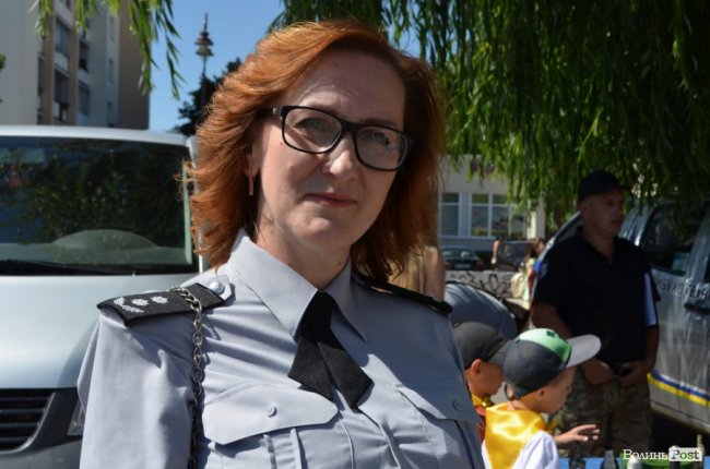 У центрі Луцька - діти зі зброєю. ФОТО