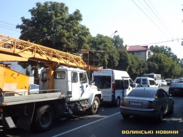 У Луцьку - ДТП за участю чотирьох машин. ФОТО