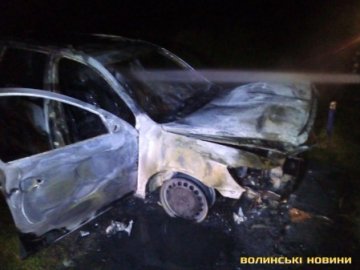 У Луцьку згоріла автівка. ФОТО. ВІДЕО