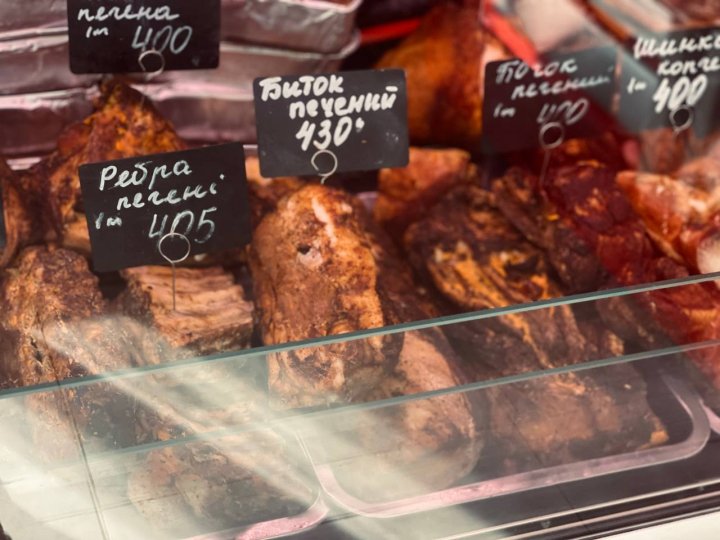 Які ціни на м’ясні делікатеси у Луцьку перед Великоднем?