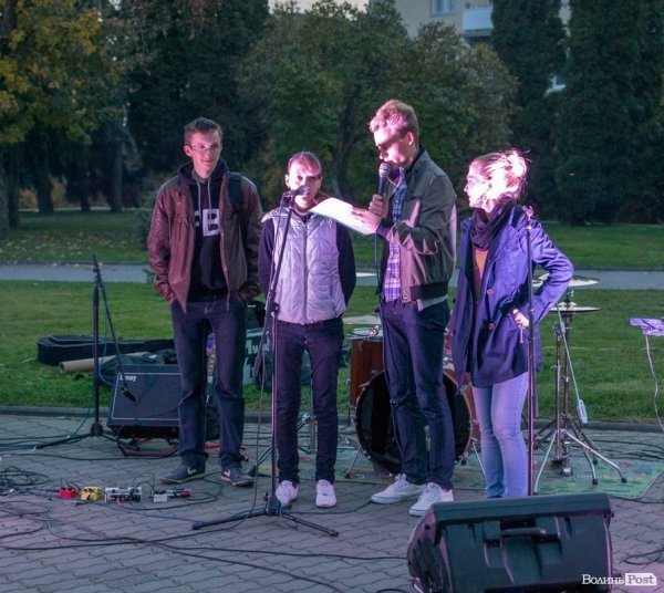 Вуличний концерт у центрі Луцька. ФОТО