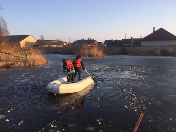На Волині у штучній водоймі потонув чоловік. ФОТО