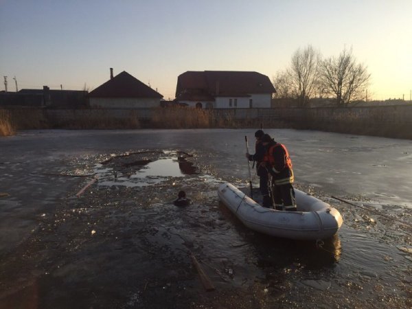 На Волині у штучній водоймі потонув чоловік. ФОТО