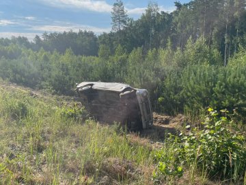 На Волині автівка злетіла у кювет: двоє людей – у лікарні 