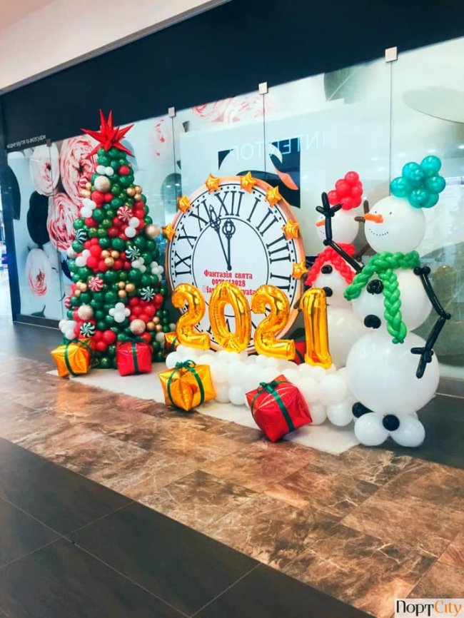 У ТРЦ «ПортCity» встановили 15 святкових фотозон. ФОТО*