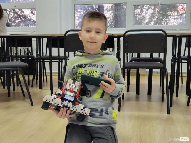 Лего-сумо та світ під мікроскопом: для діток переселенців та військових провели майстер-класи