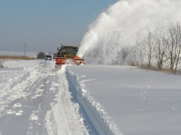 Як на Волині чистять дороги. ФОТО 