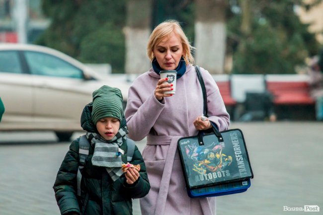 Кавовий Луцьк: як мешканці міста рятуються від холоду. ФОТО