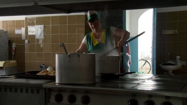 В гуртожитку луцького ліцею охрестили дівчинку з Київщини. ВІДЕО