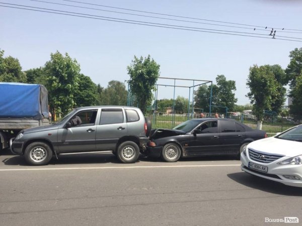 У Луцьку аварія: зіткнулися дві автівки. ФОТО