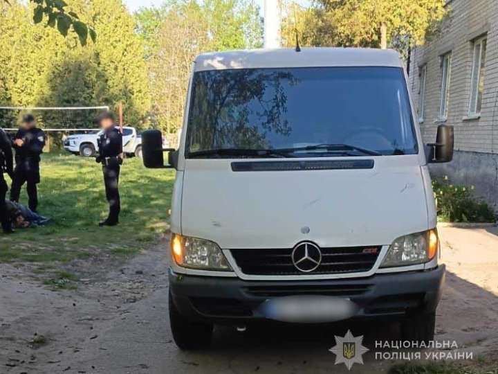 Втікав від поліції і наїхав на патрульного: у Луцьку зі стріляниною затримали 54-річного водія авто