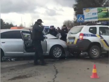 У Ковелі – аварія за участю поліцейського авто. ВІДЕО