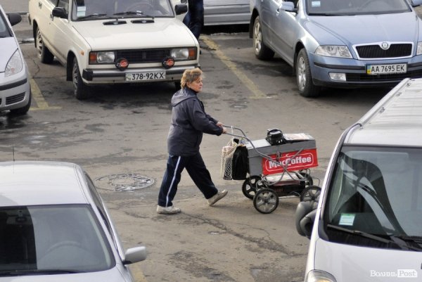 Завокзальний ринок. БУДНІ МІСТА