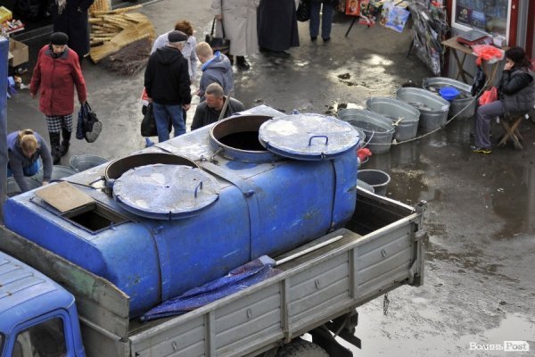 Завокзальний ринок. БУДНІ МІСТА